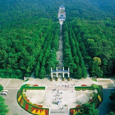 南京中山陵重新開放,首日迎14278名游客,將實行預約參觀限制游客量